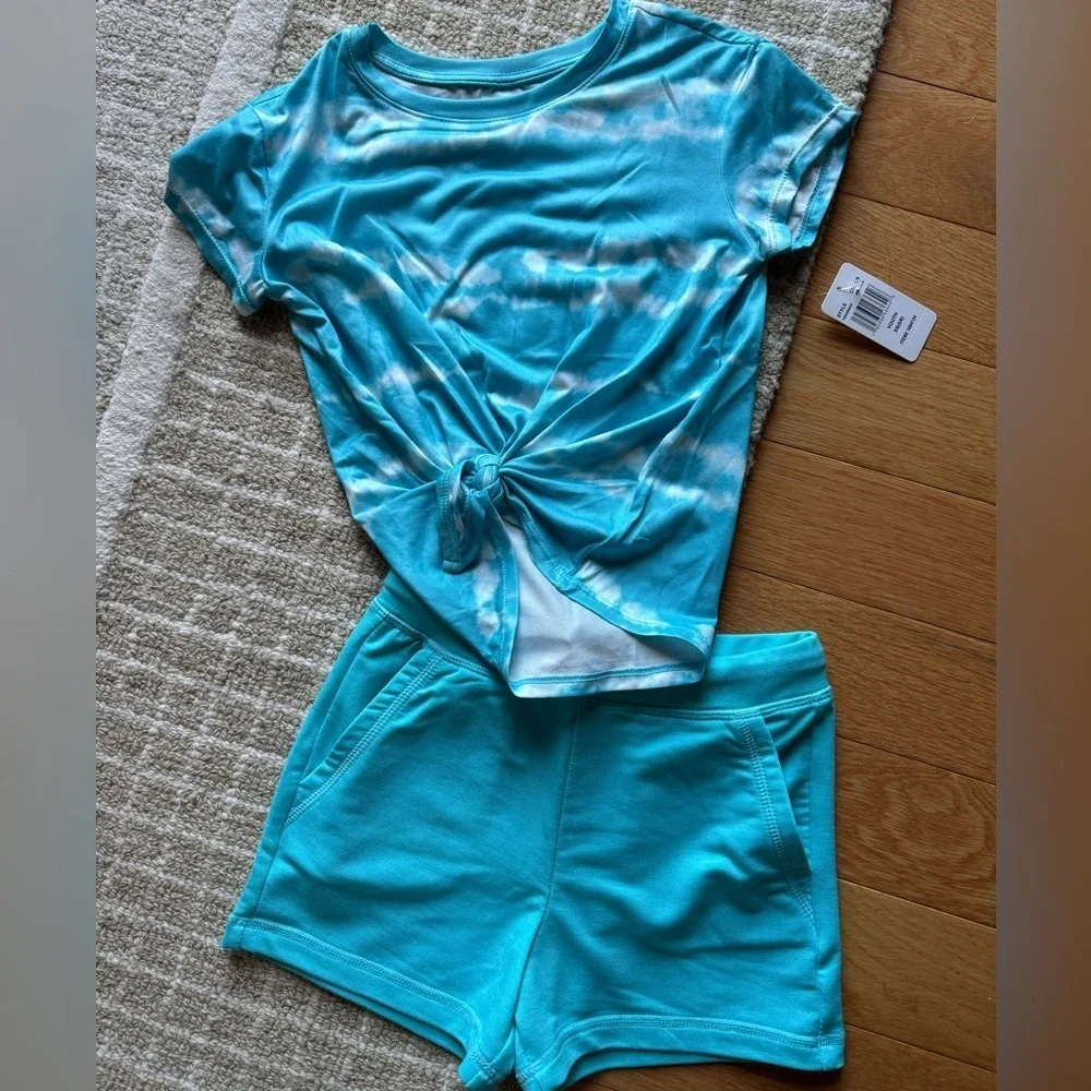 NEW WITH TAGS GIRLS OUTFIT SIZE XS 5/6